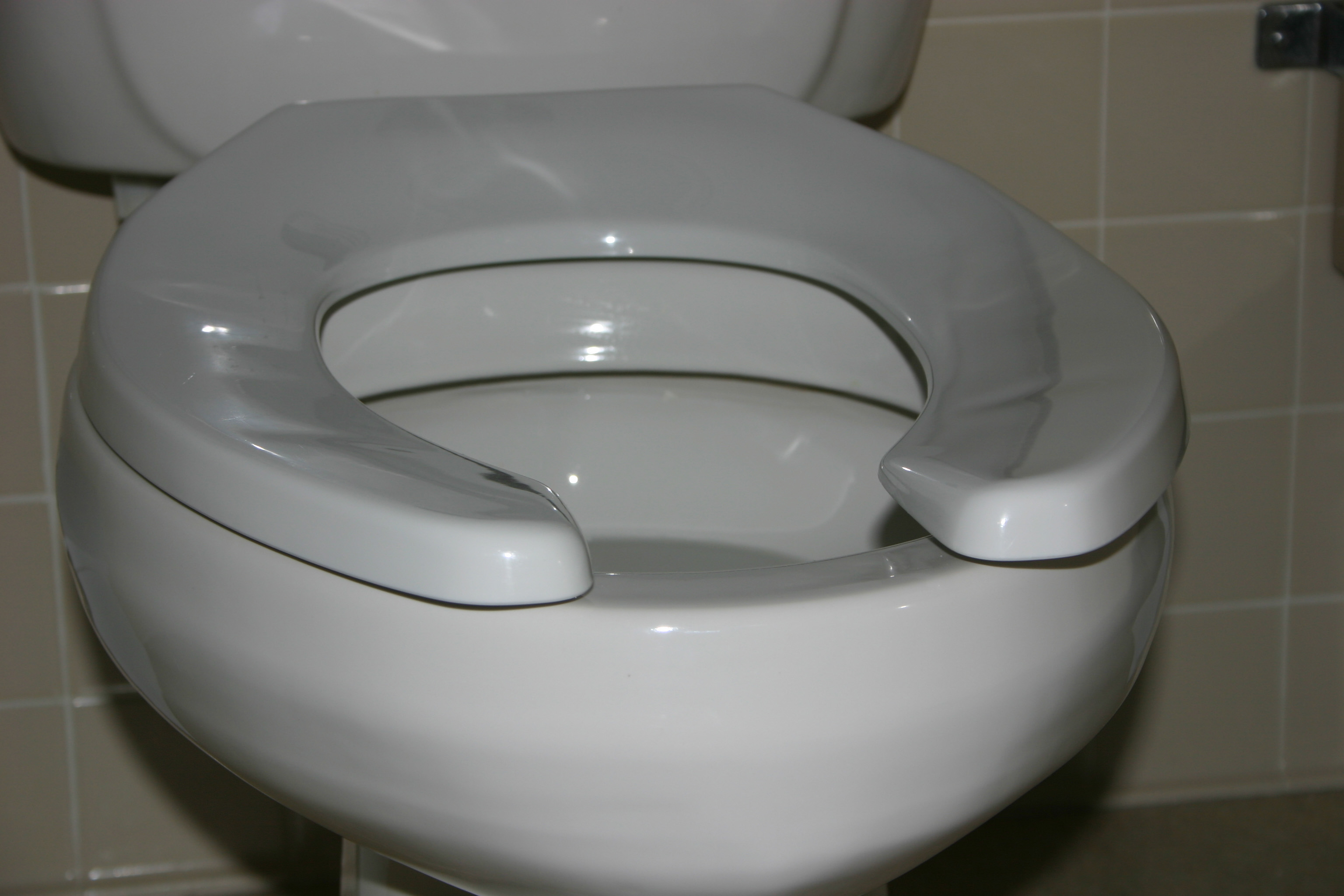 トイレ掃除で一番やっかいな尿石