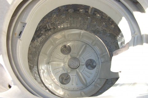 洗濯機の奥の汚れが掃除したい！分解してドラムの裏側まで！