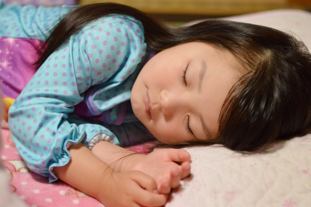子供の寝冷え対策、布団がはだけるのを防止するには？
